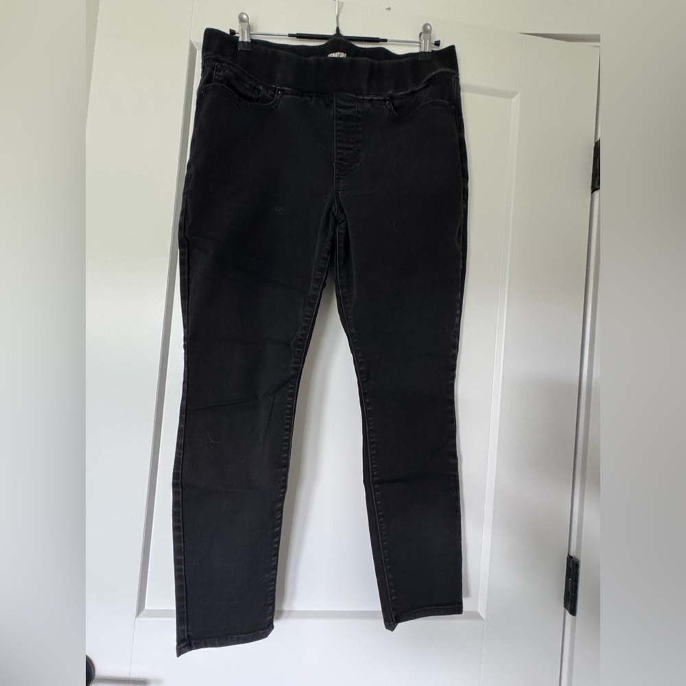 Levi's Women's Black Skinny Jeans Pull On Elastic Waistband Size W33